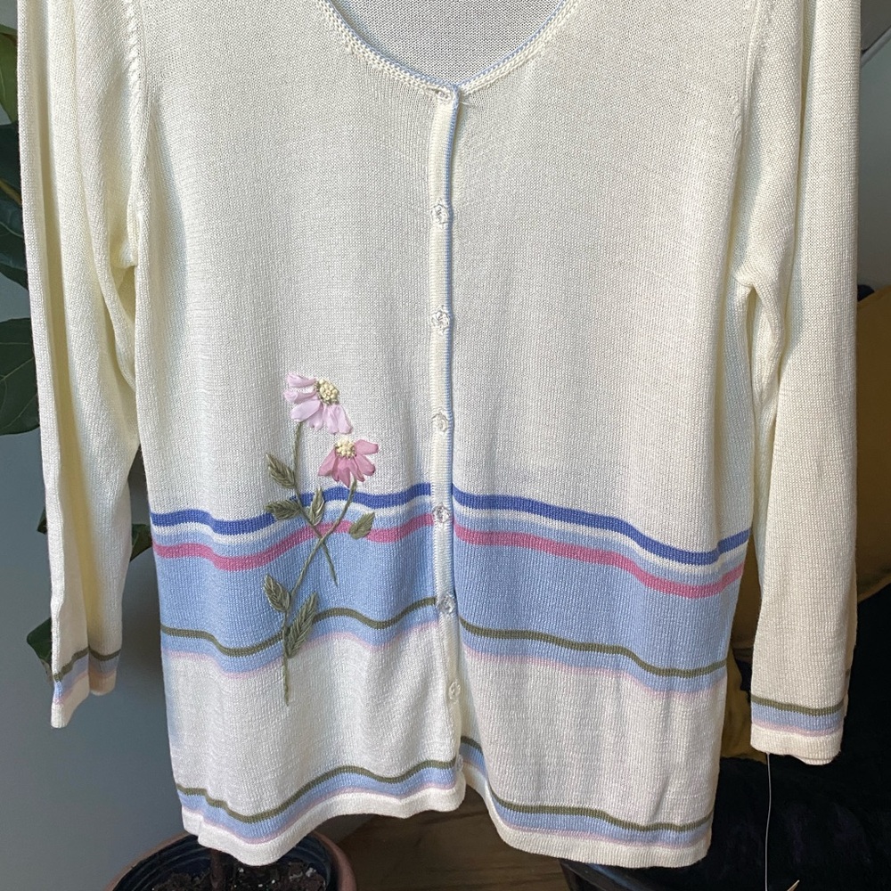 Emma James Floral Embroidered Cream Cardigan Size Large NWOT - Picture 3 of 6
